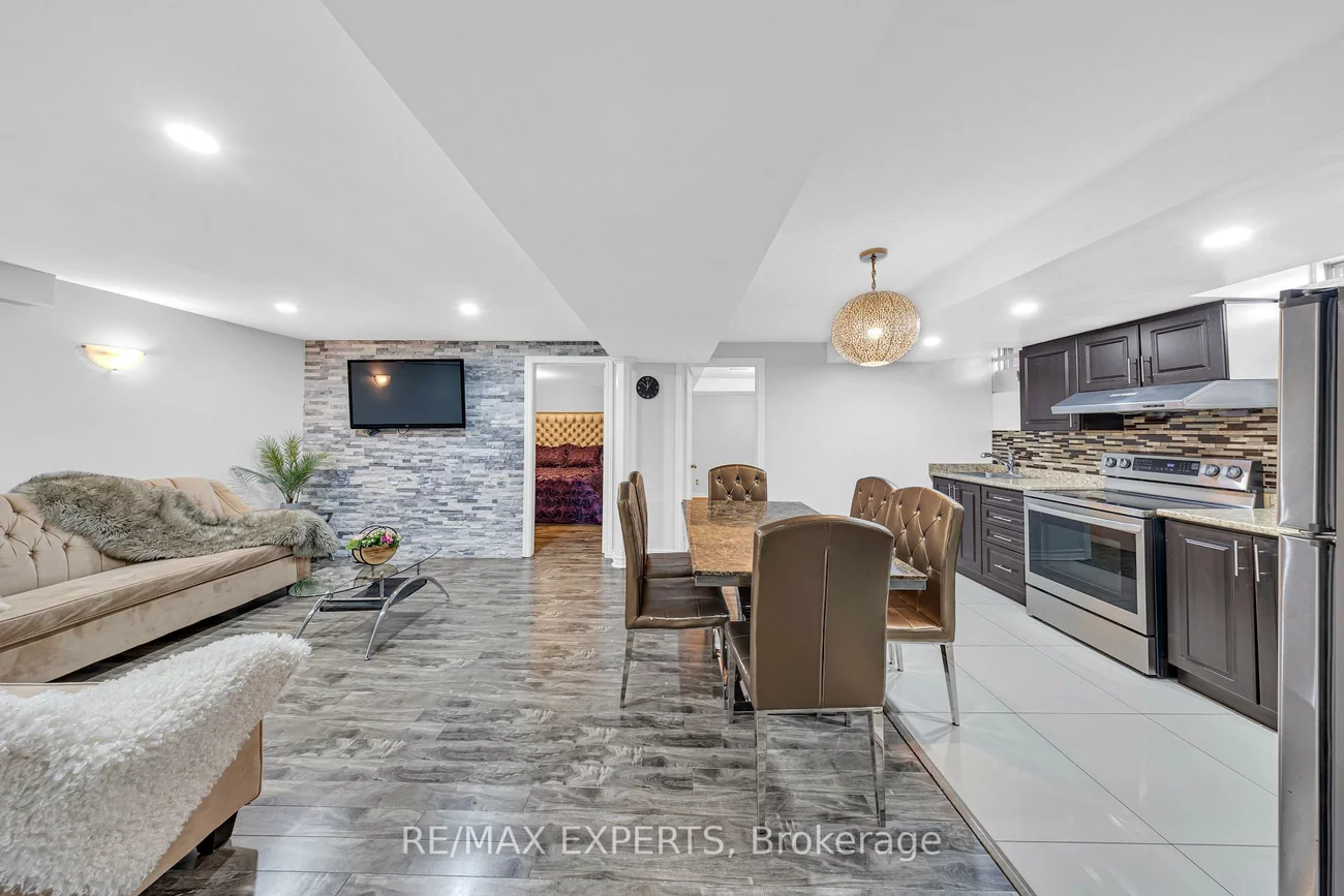 1103, Blueheron, East Credit, Mississauga