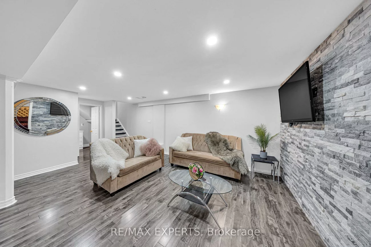 1103, Blueheron, East Credit, Mississauga