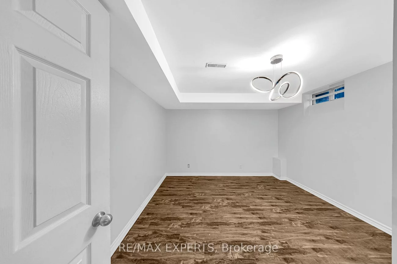 1103, Blueheron, East Credit, Mississauga