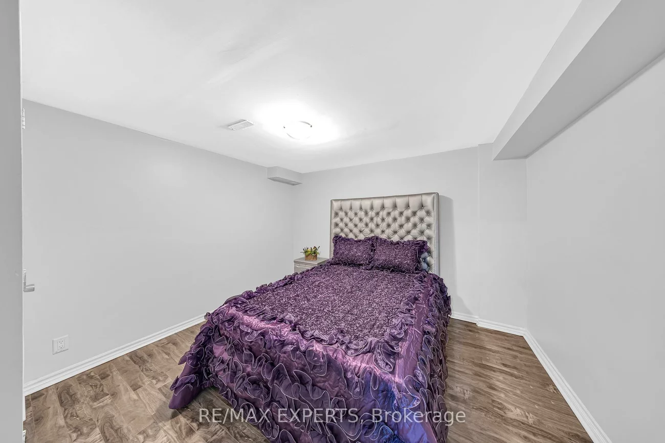 1103, Blueheron, East Credit, Mississauga