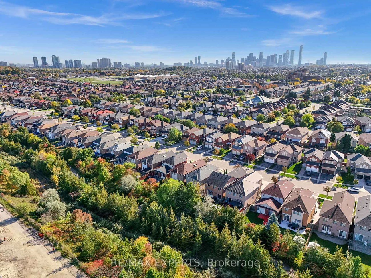 1103, Blueheron, East Credit, Mississauga