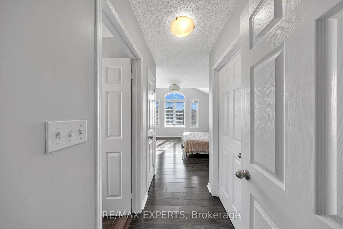 1103, Blueheron, East Credit, Mississauga