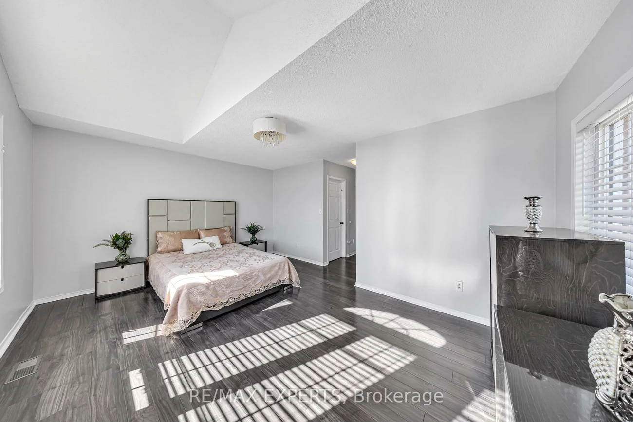 1103, Blueheron, East Credit, Mississauga