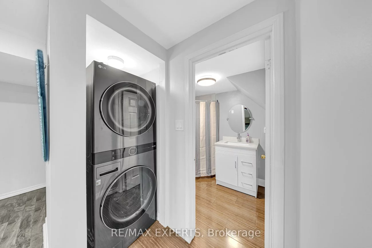 1103, Blueheron, East Credit, Mississauga