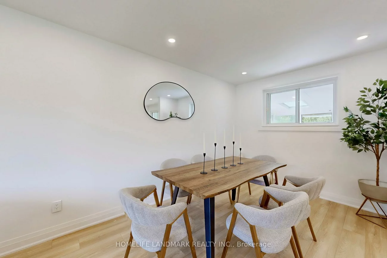 1354, Kelly, Clarkson, Mississauga