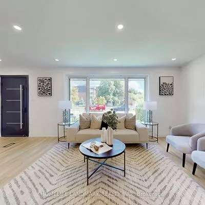 1354, Kelly, Clarkson, Mississauga