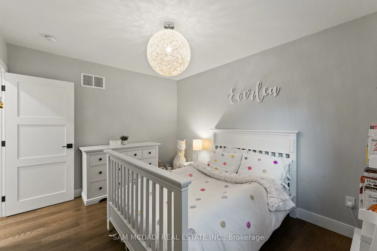 1375, Everall, Clarkson, Mississauga