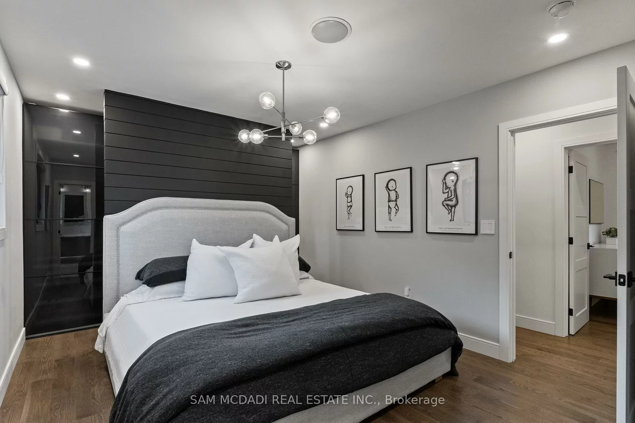 1375, Everall, Clarkson, Mississauga