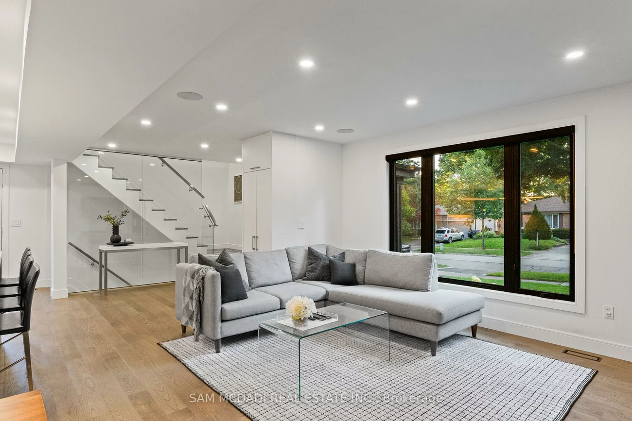 1375, Everall, Clarkson, Mississauga