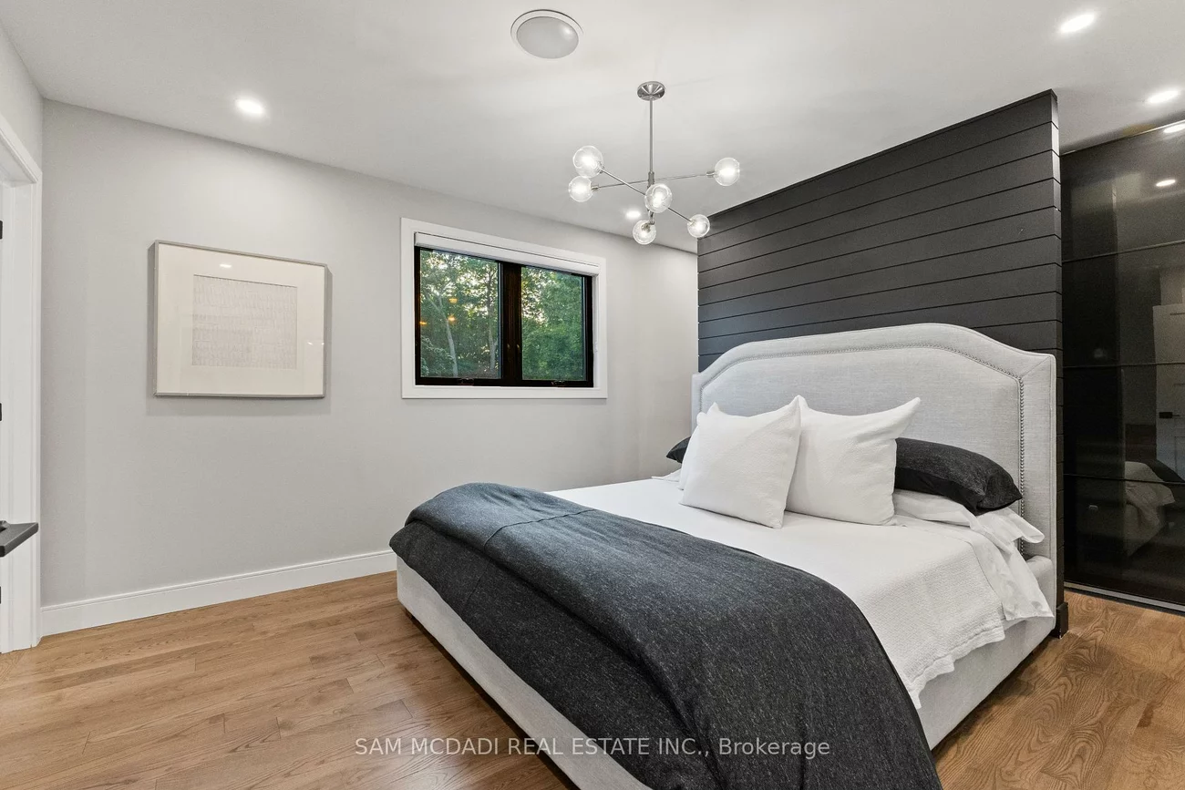 1375, Everall, Clarkson, Mississauga