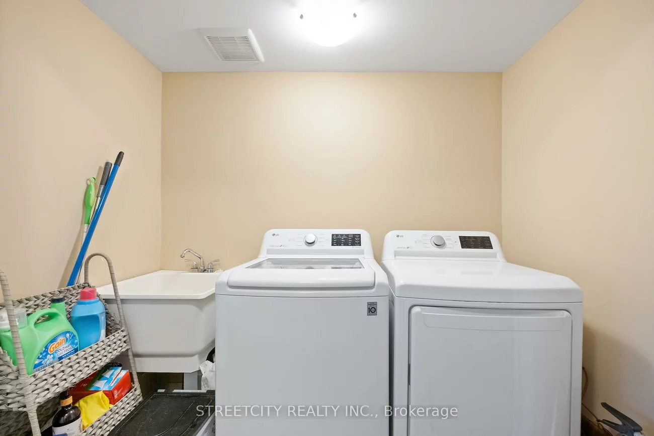 3953, Freeman, Churchill Meadows, Mississauga