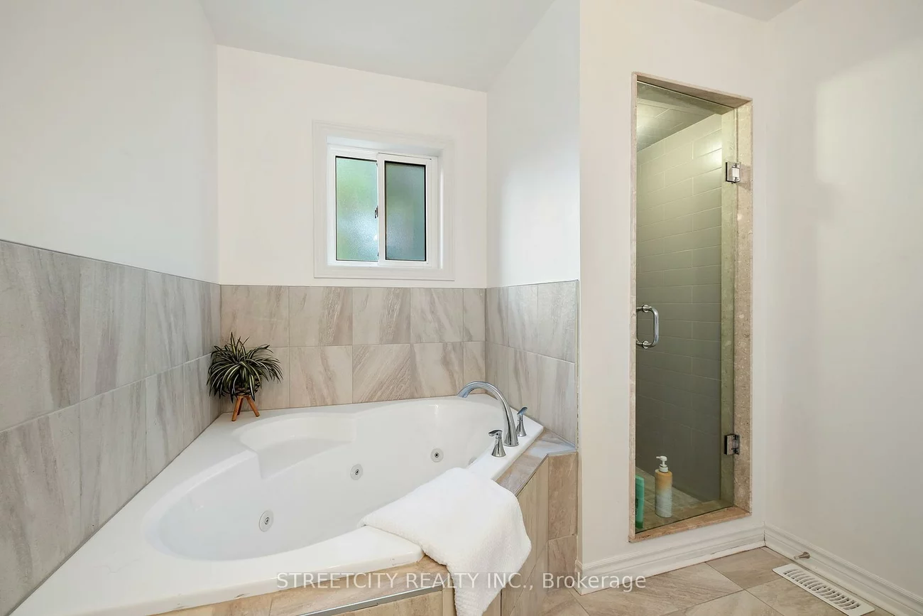 3953, Freeman, Churchill Meadows, Mississauga