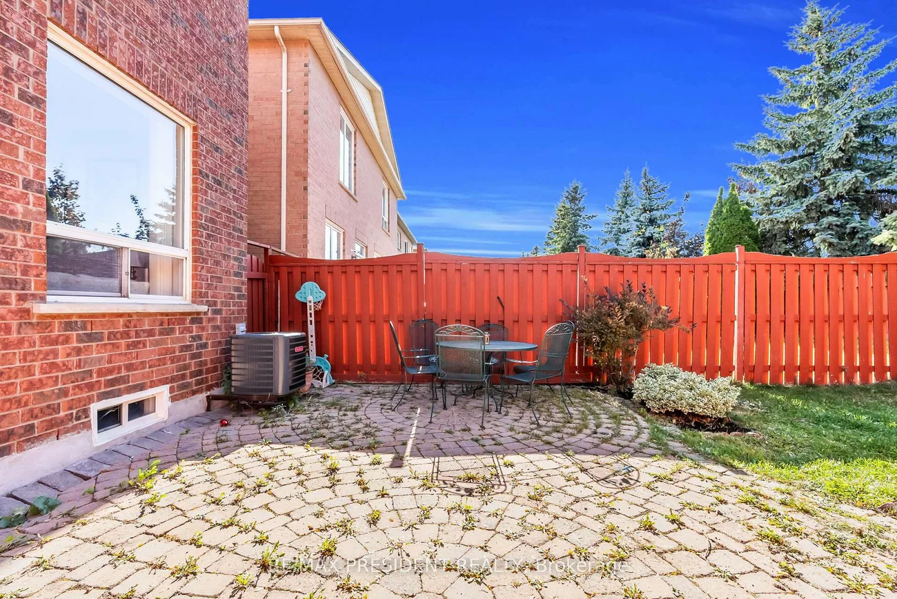 932, Ledbury, East Credit, Mississauga