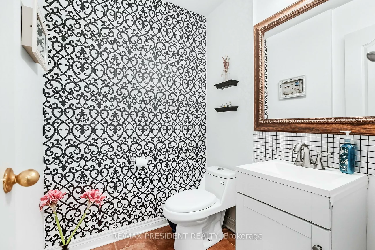 932, Ledbury, East Credit, Mississauga