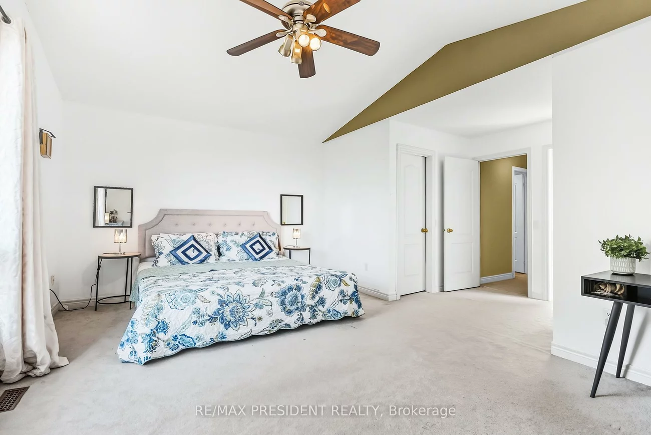 932, Ledbury, East Credit, Mississauga