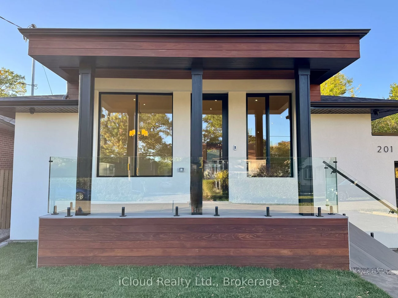 201, Troy, Mineola, Mississauga