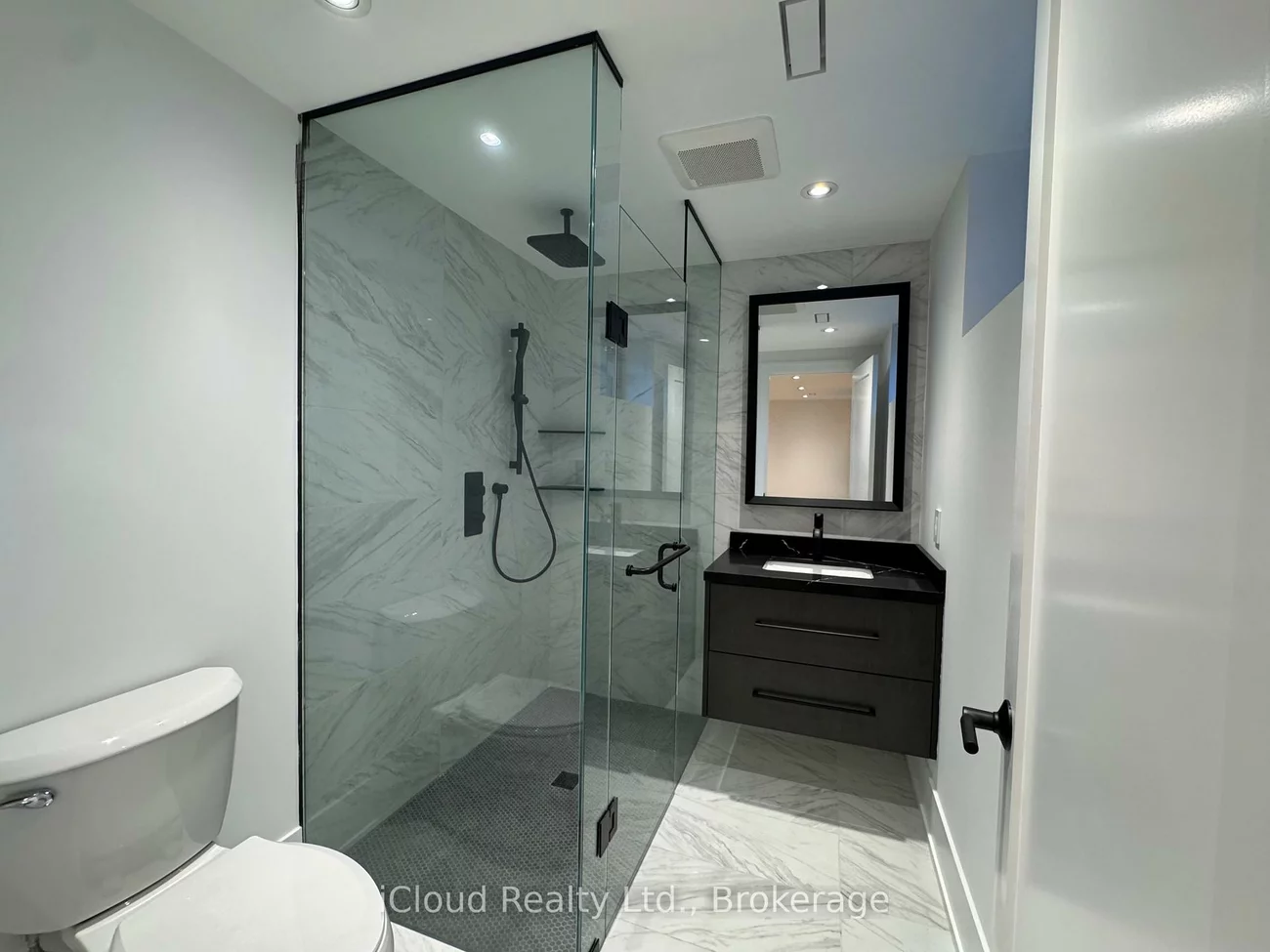 201, Troy, Mineola, Mississauga