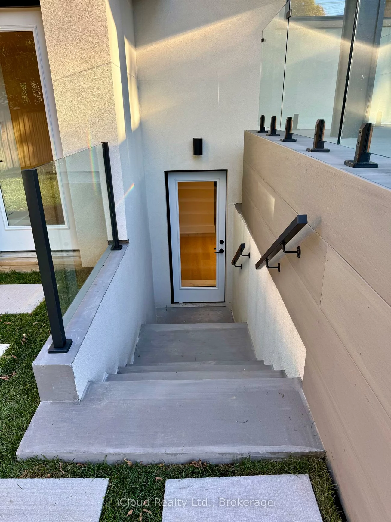 201, Troy, Mineola, Mississauga