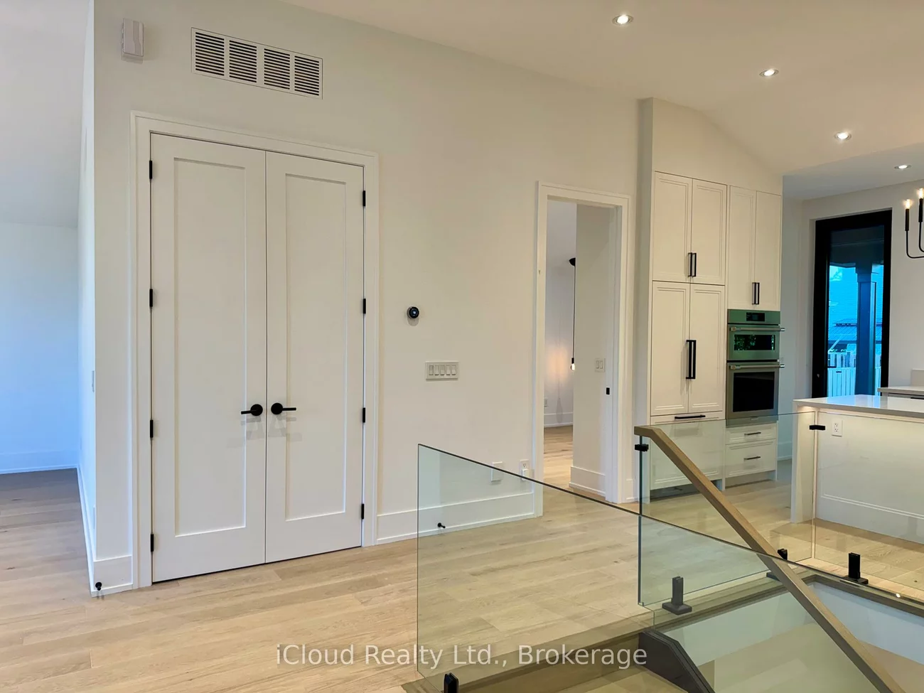 201, Troy, Mineola, Mississauga