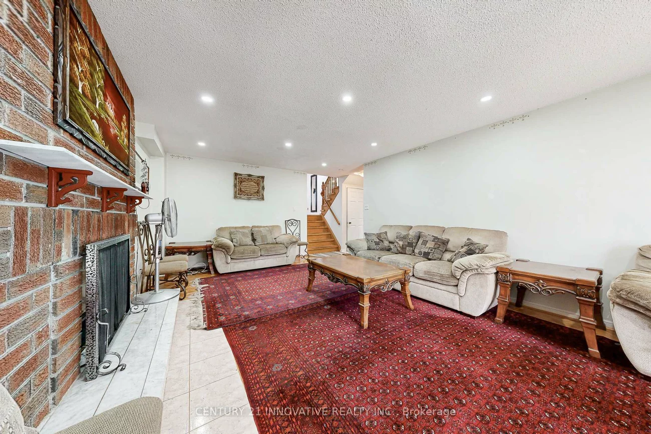 816, Willowbank, Rathwood, Mississauga