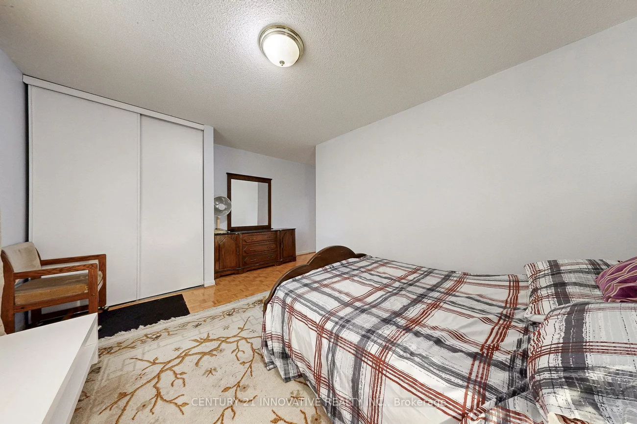 816, Willowbank, Rathwood, Mississauga