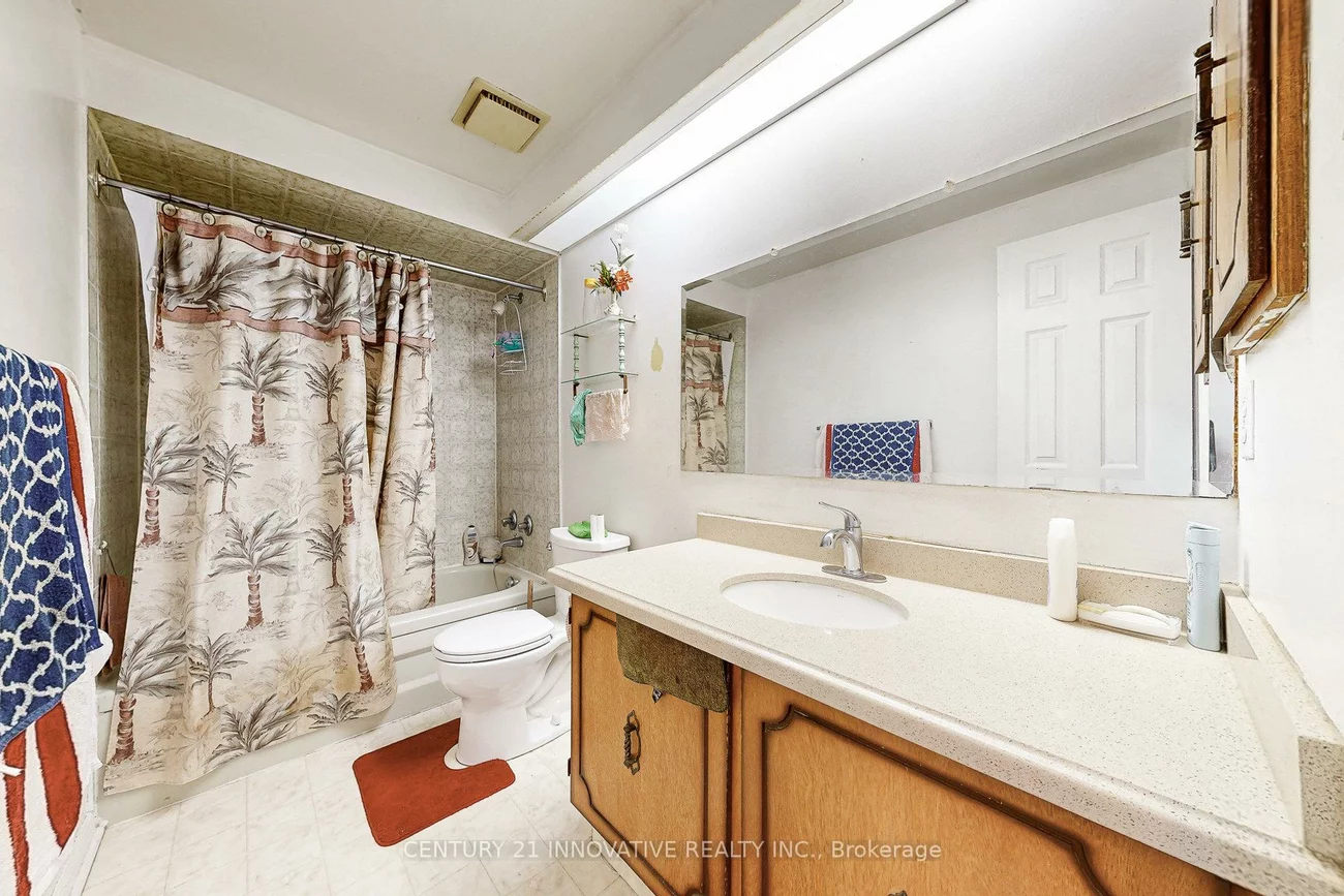 816, Willowbank, Rathwood, Mississauga