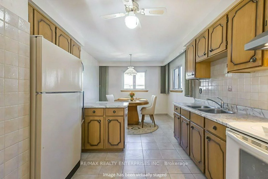 430, Louis, Cooksville, Mississauga