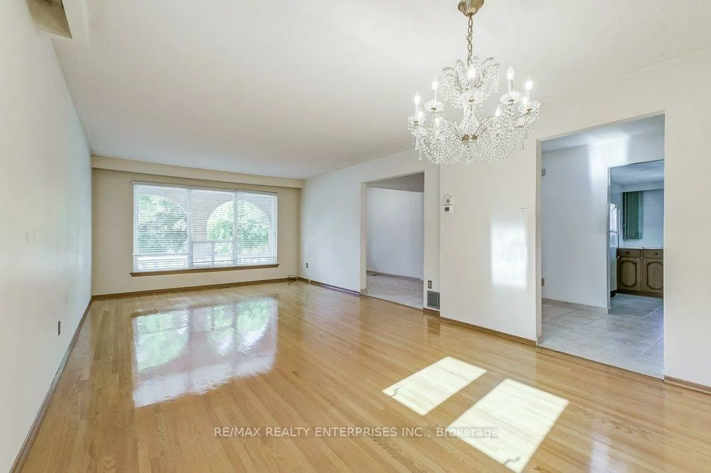 430, Louis, Cooksville, Mississauga