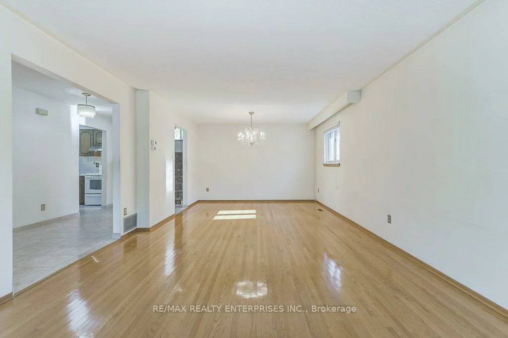 430, Louis, Cooksville, Mississauga