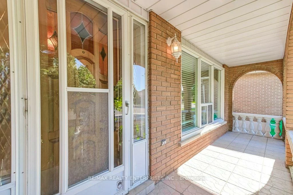 430, Louis, Cooksville, Mississauga
