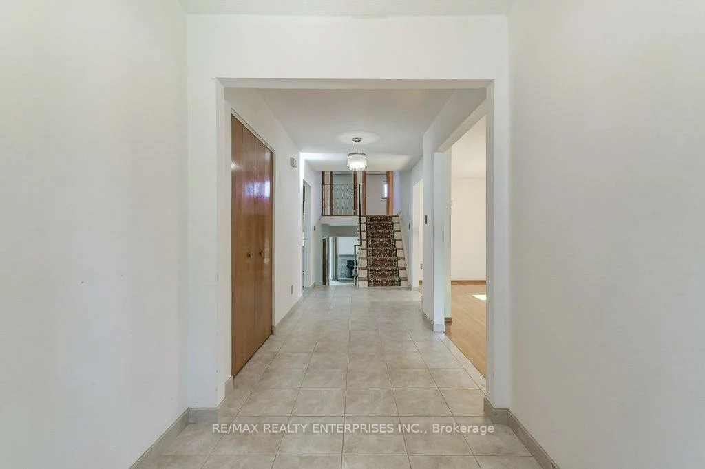 430, Louis, Cooksville, Mississauga