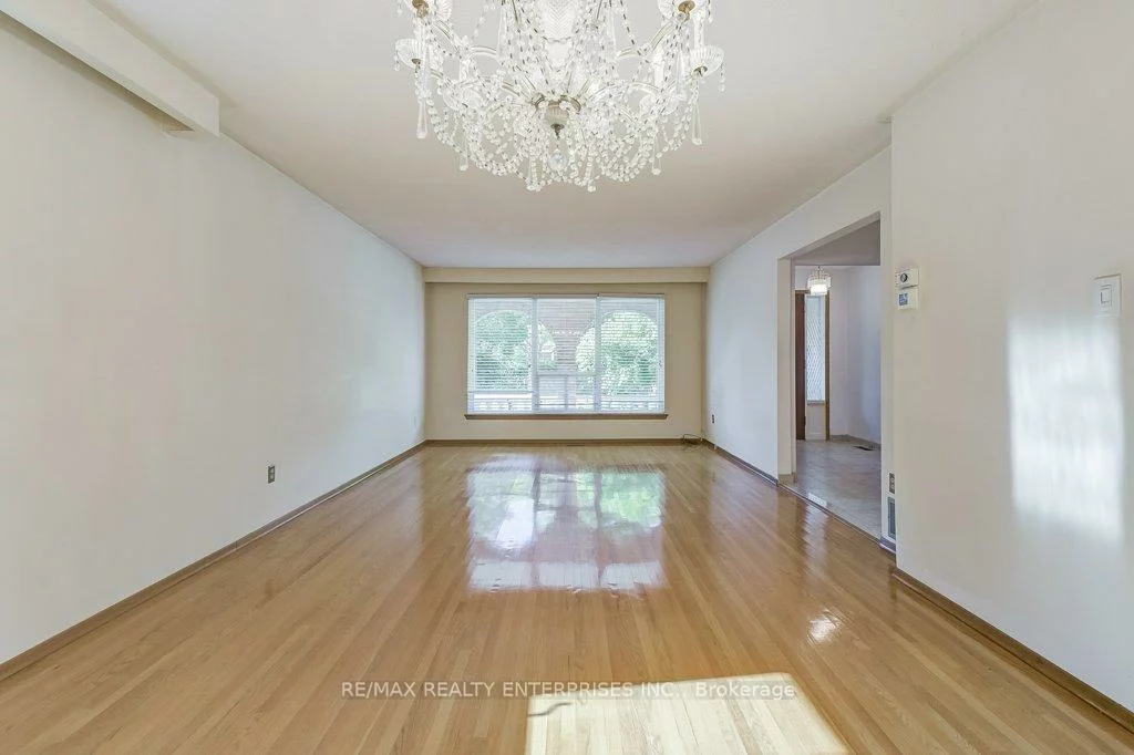 430, Louis, Cooksville, Mississauga