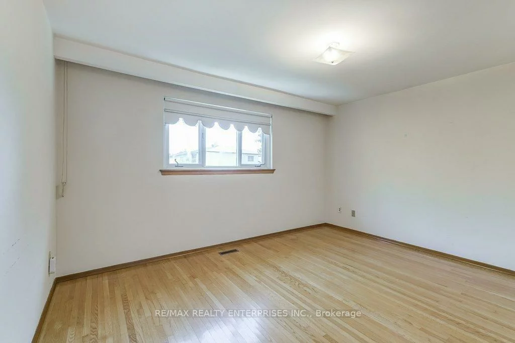 430, Louis, Cooksville, Mississauga