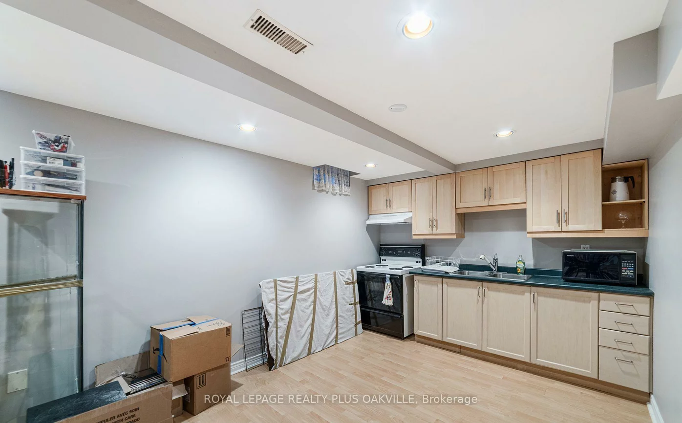 365, Turnberry, Hurontario, Mississauga