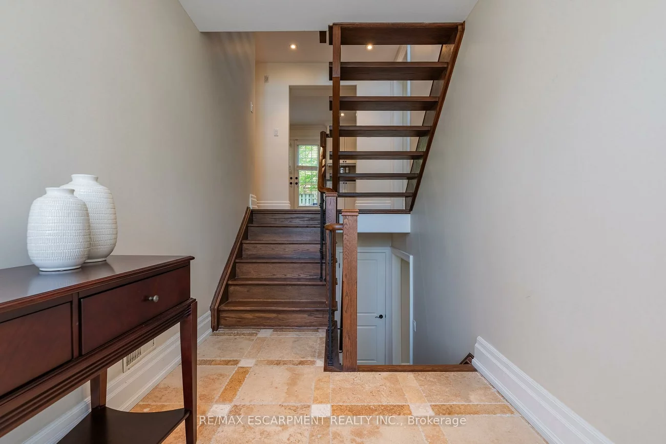 1034, Lakeshore, Lorne Park, Mississauga