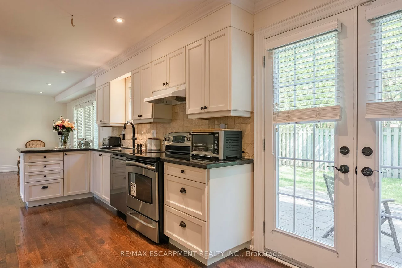 1034, Lakeshore, Lorne Park, Mississauga