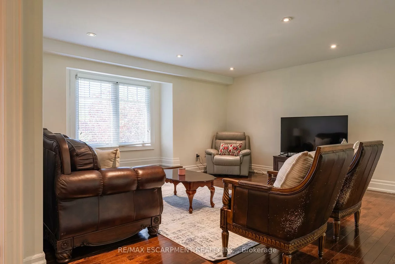 1034, Lakeshore, Lorne Park, Mississauga