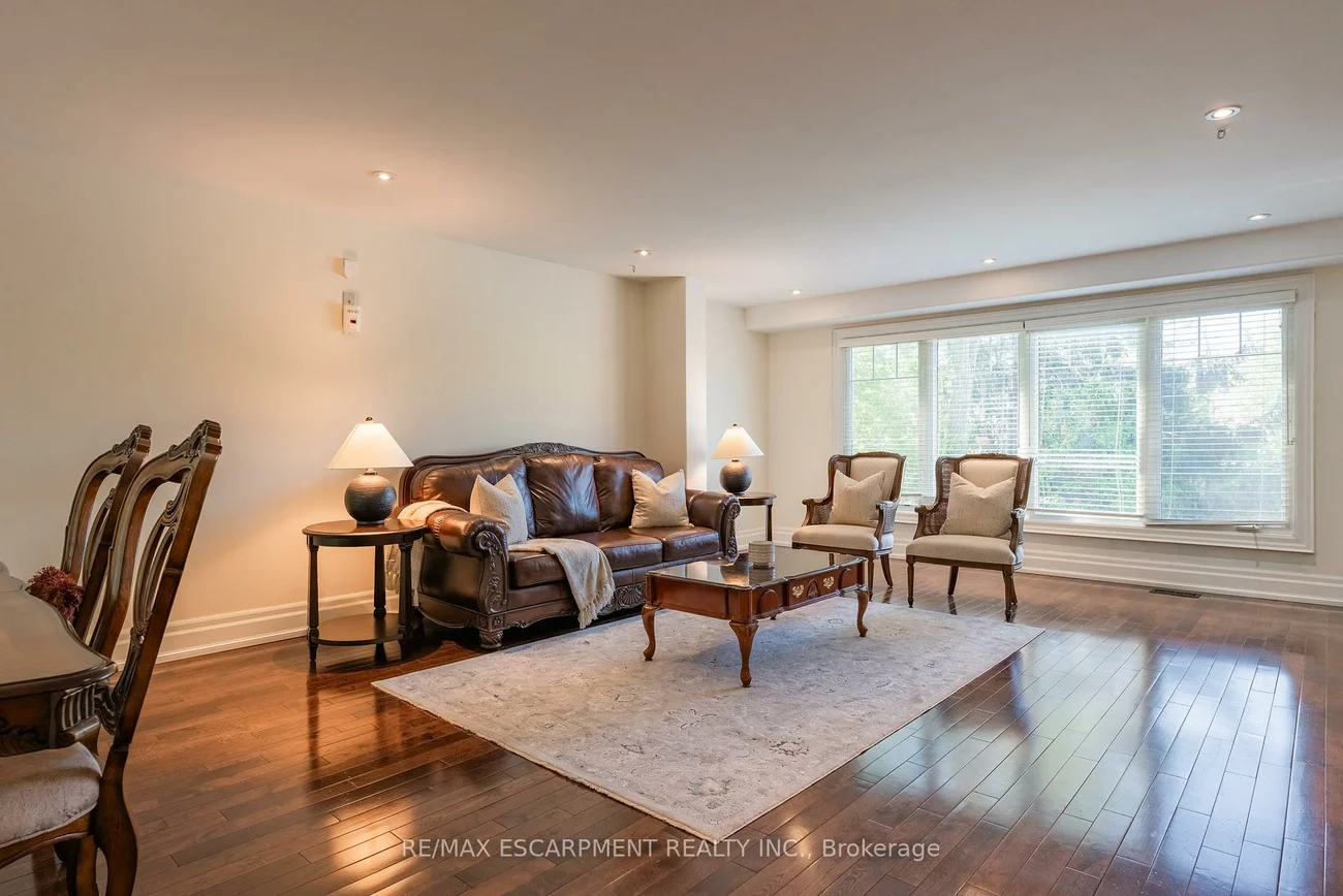 1034, Lakeshore, Lorne Park, Mississauga