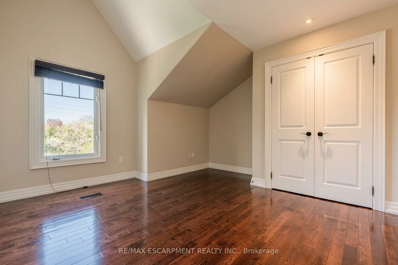 1034, Lakeshore, Lorne Park, Mississauga