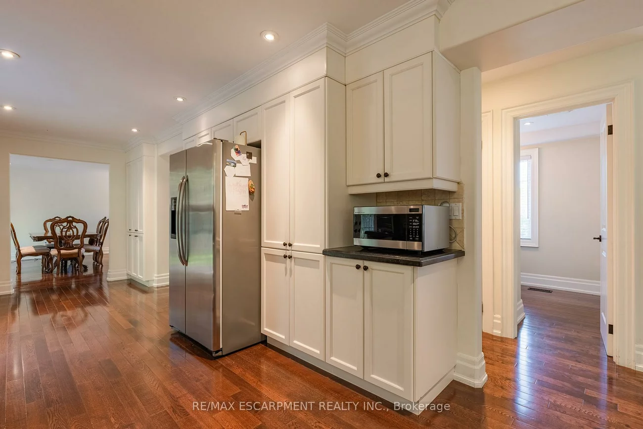 1034, Lakeshore, Lorne Park, Mississauga