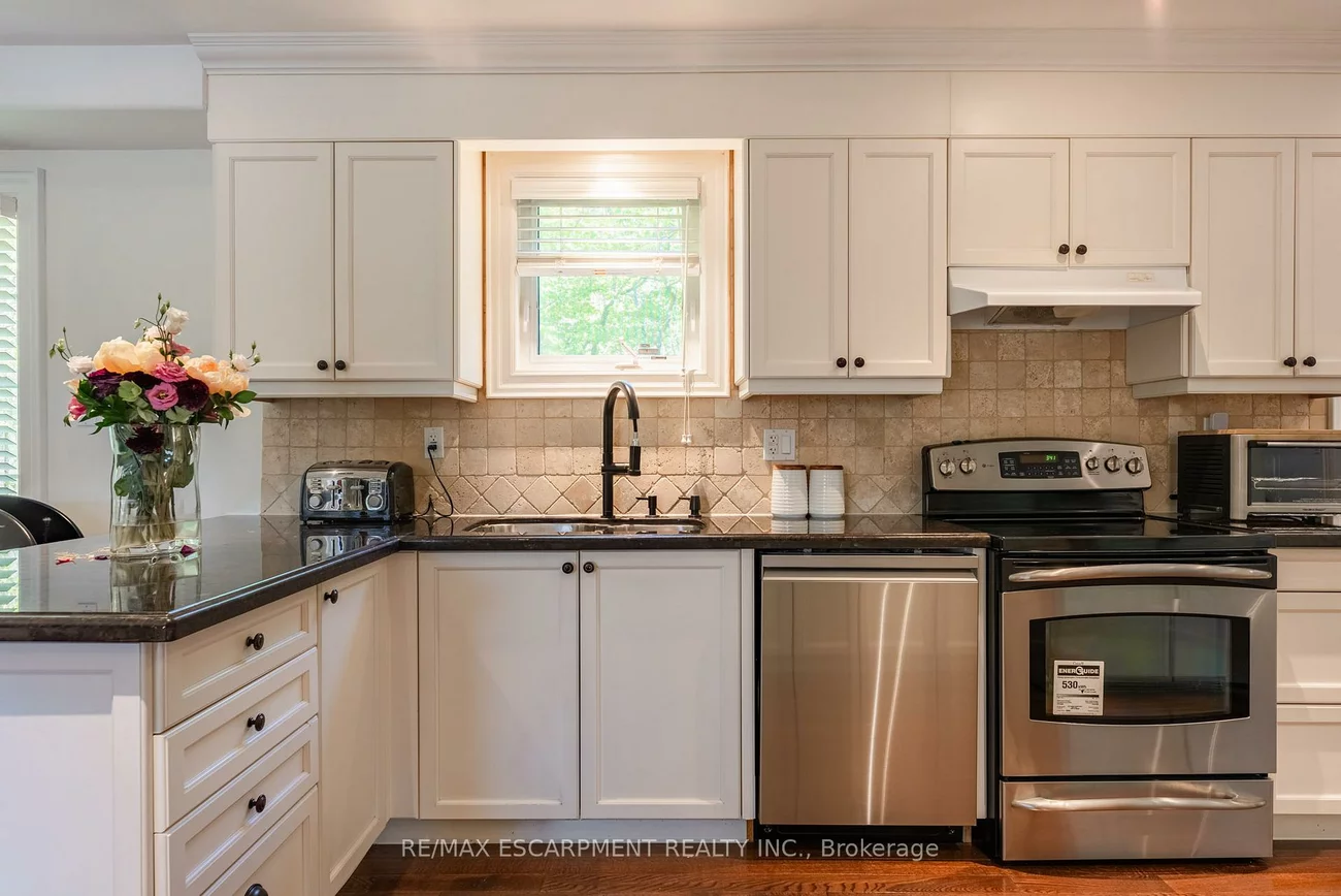 1034, Lakeshore, Lorne Park, Mississauga