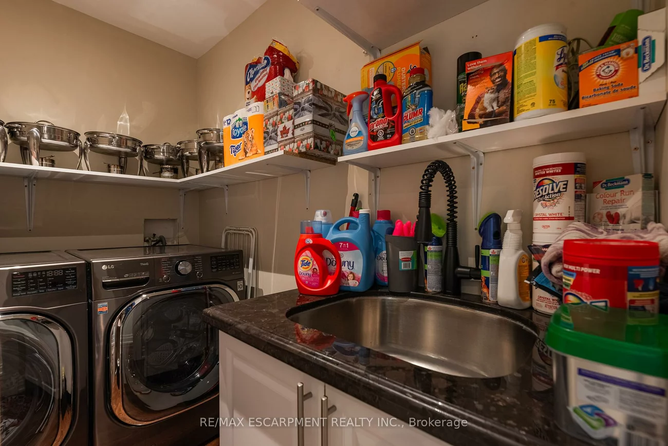 1034, Lakeshore, Lorne Park, Mississauga