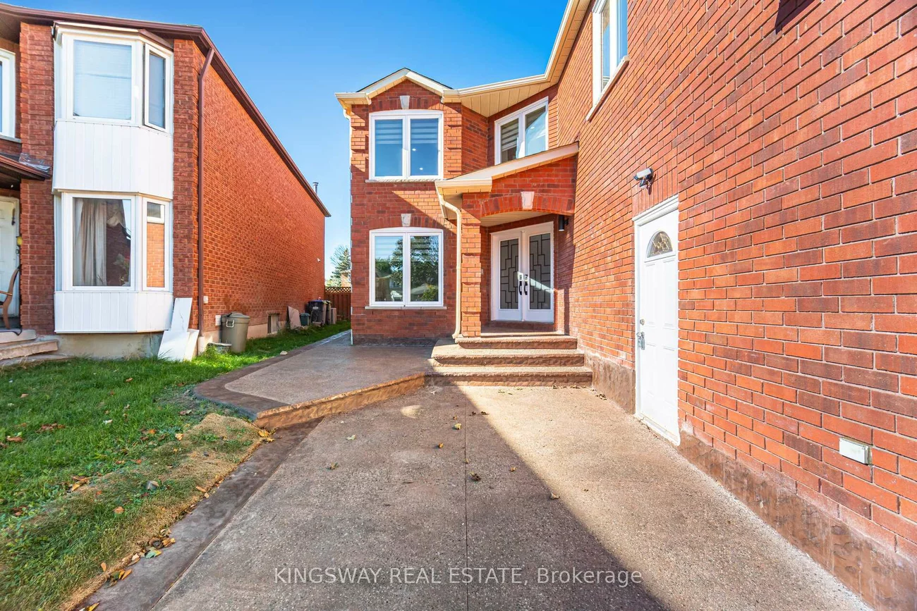 1008, Ceremonial, Hurontario, Mississauga