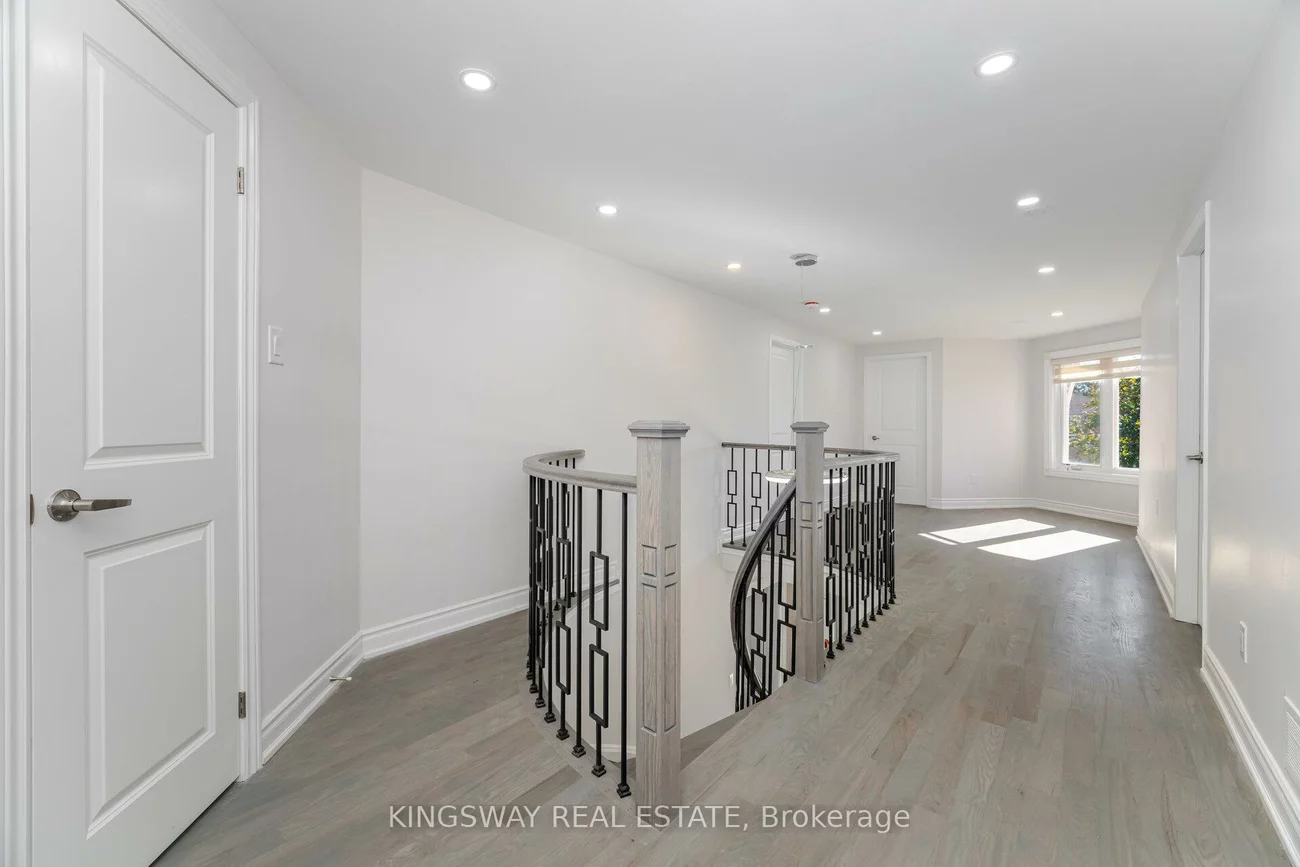 1008, Ceremonial, Hurontario, Mississauga