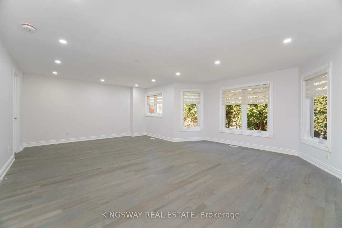 1008, Ceremonial, Hurontario, Mississauga
