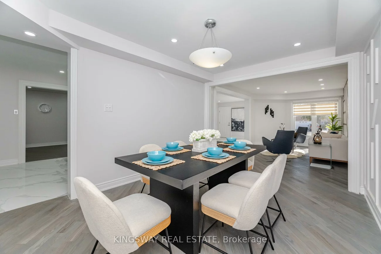 1008, Ceremonial, Hurontario, Mississauga