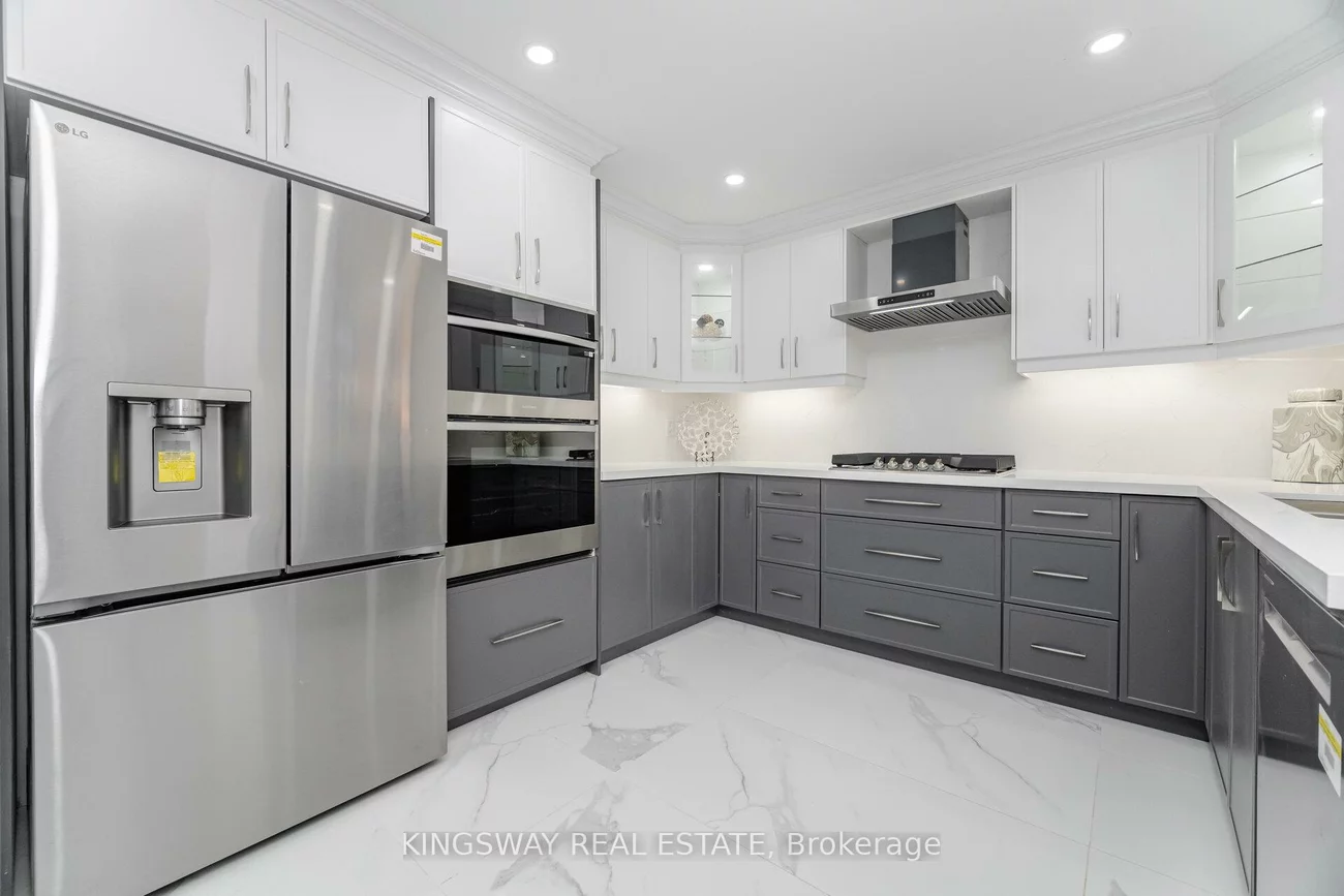 1008, Ceremonial, Hurontario, Mississauga