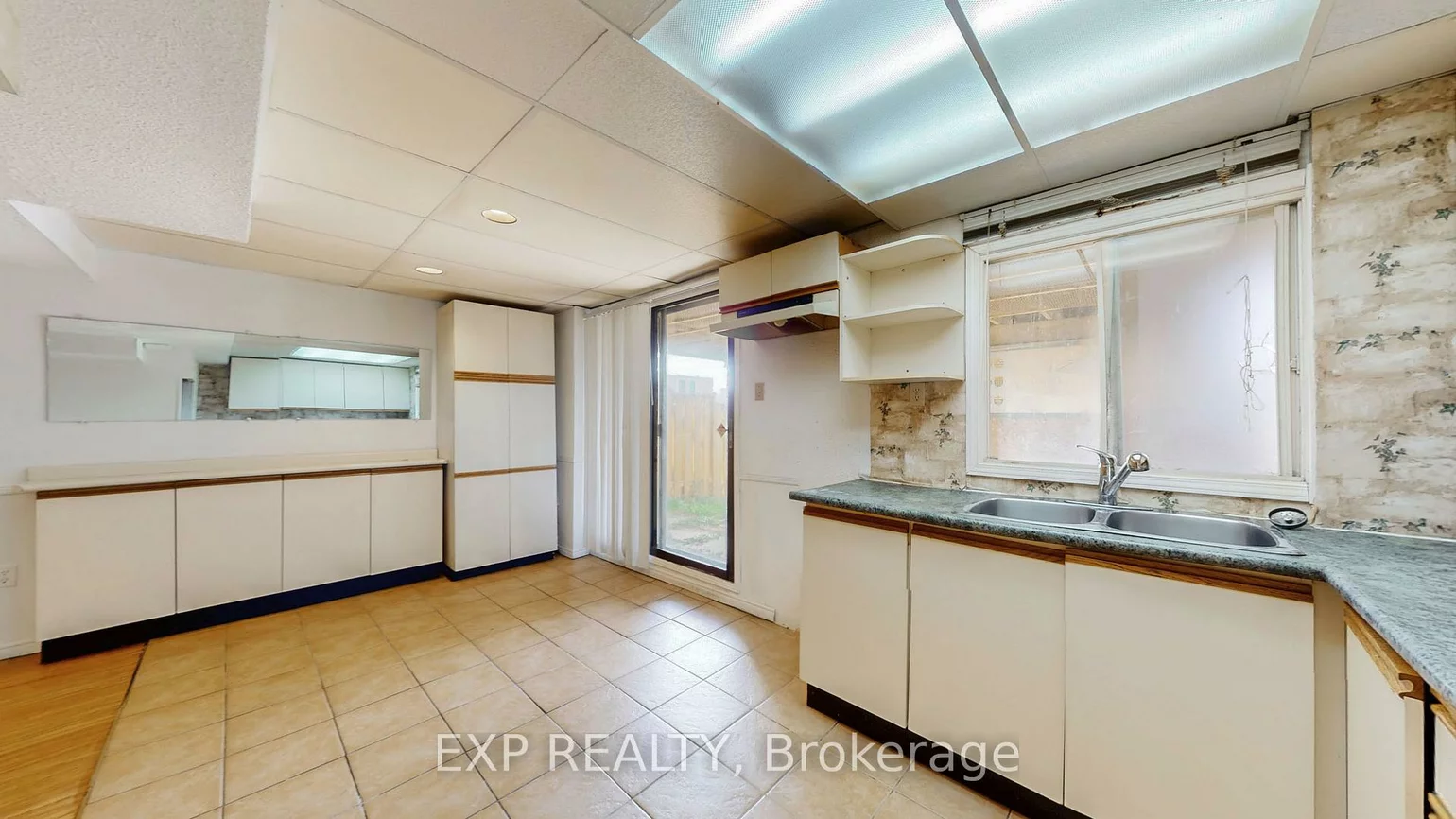 5023, Salishan, Hurontario, Mississauga