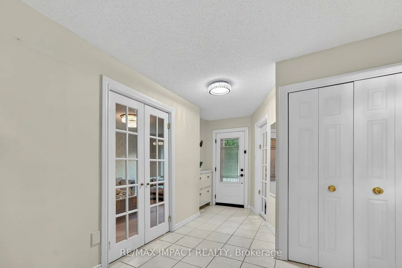 4086, Rossland, Erin Mills, Mississauga