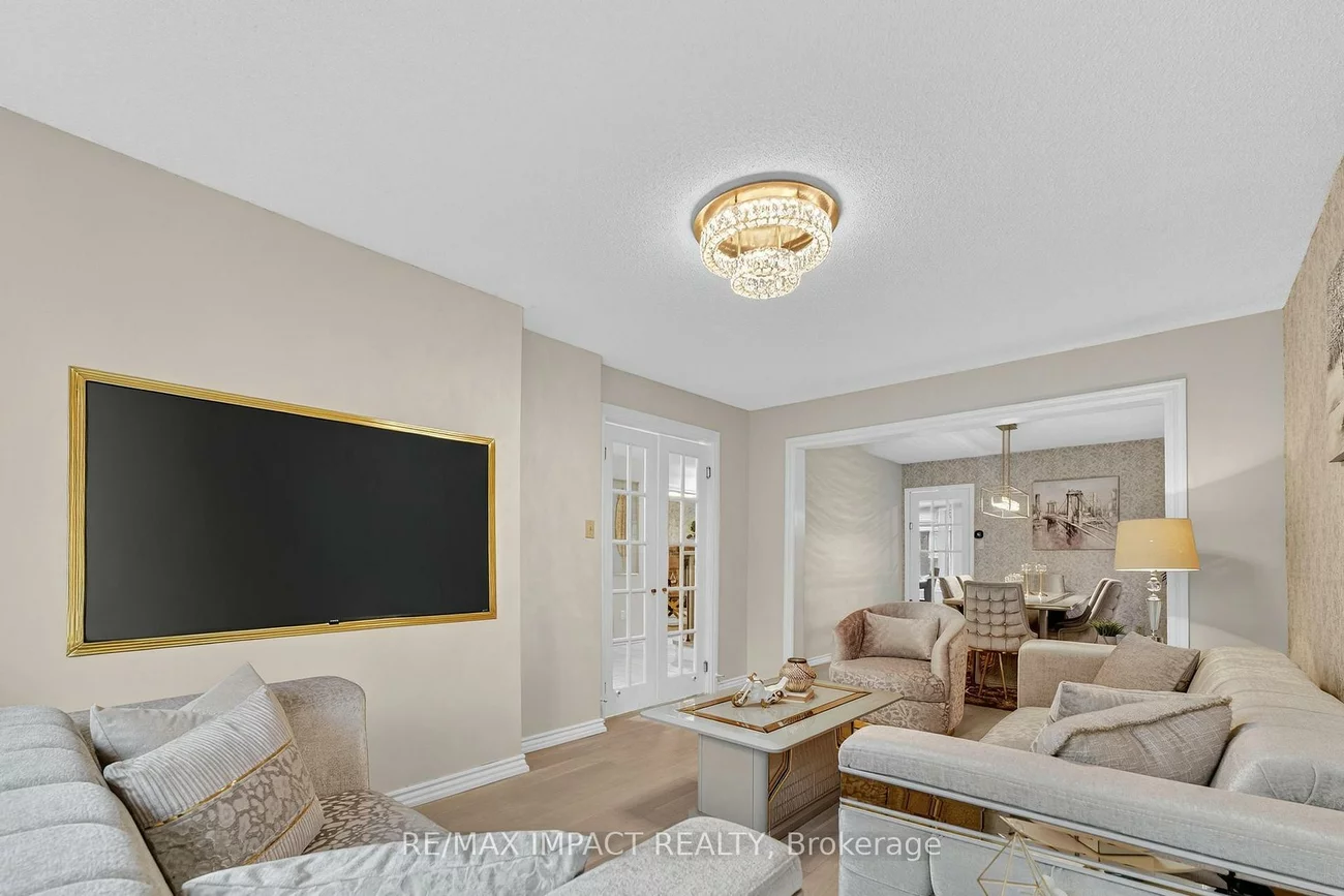 4086, Rossland, Erin Mills, Mississauga